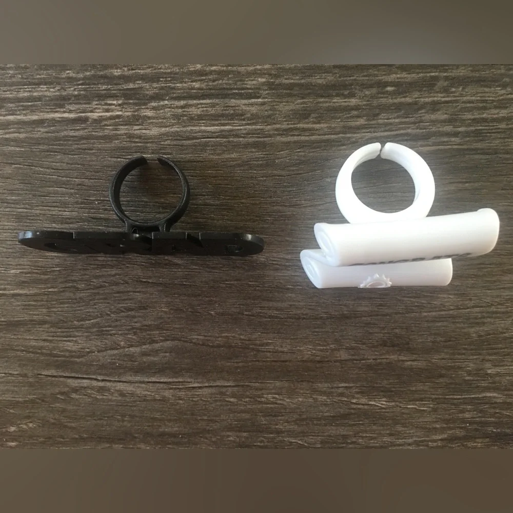 🔴2/$10 NEW Graduation cake topper ring cupcakes diploma cap gown